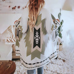 Vesta s vintage tribal designem a teplým materiálem pro ženy